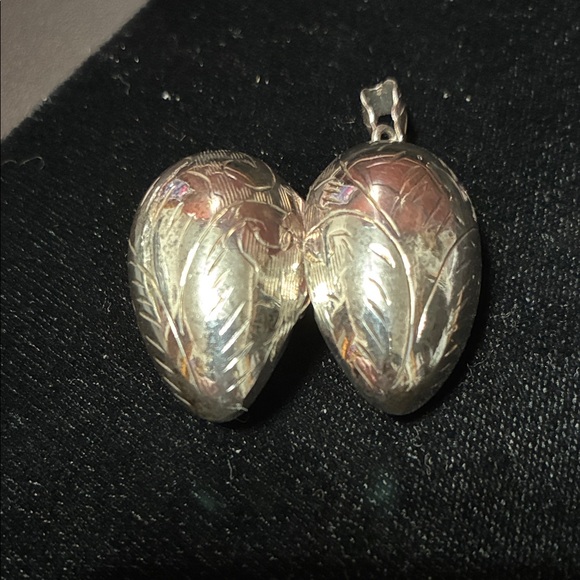 Vintage rare sterling silver egg locket - Picture 11 of 16